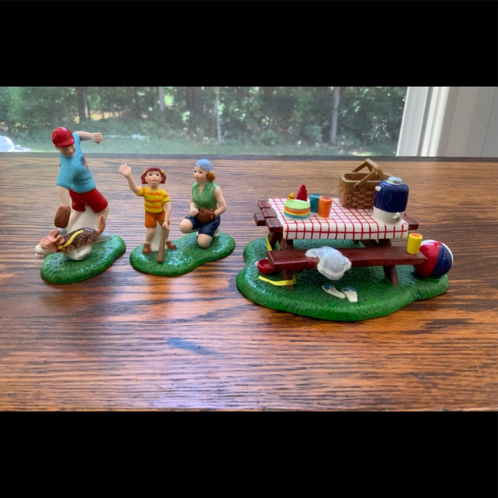 Department 56 Accessories Snow Village Summertime Family Picnic (Set of 3) - Picture 1 of 8